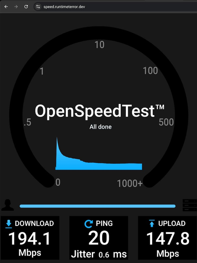 OpenSpeedTest results showing a download speed of 194.1 Mbps, upload speed of 147.8 Mbps, and ping of 20 ms with 0.6 ms jitter. A graph displays connection speed over time.